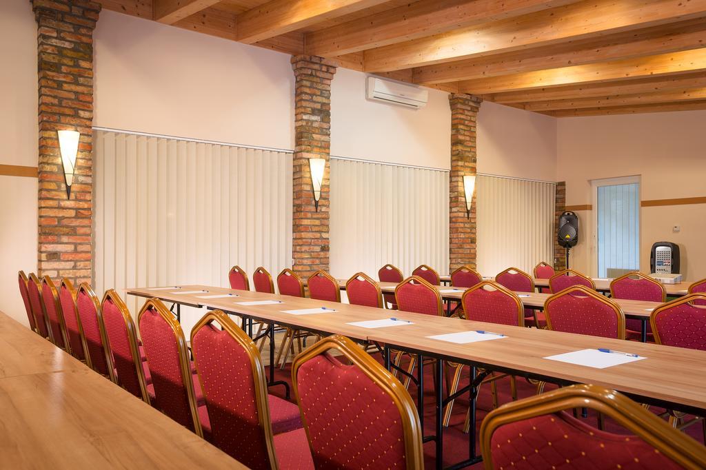 Honti Wellness Es Konferencia Szalloda 3* Visegrad